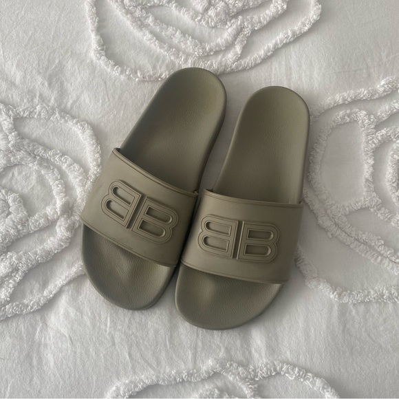 Balenciaga BB Pool Slides - Picture 3 of 7